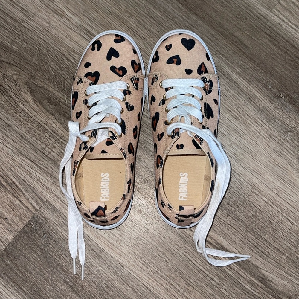 Fab Kids Size 2 or 3 Sneakers Cheetah Hearts